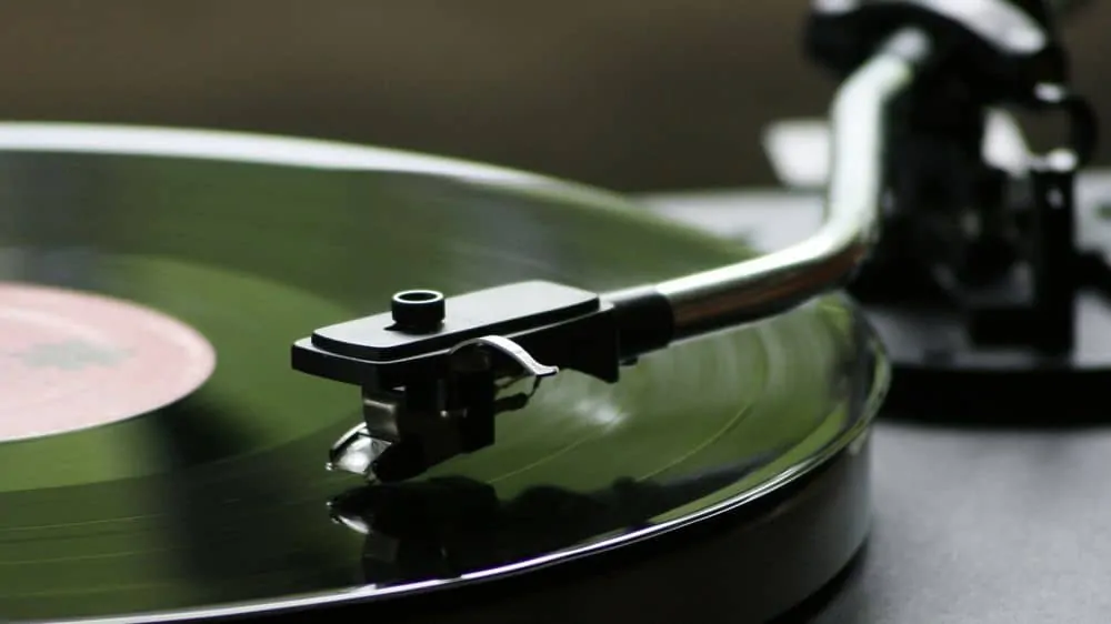 RECORD PLAYER SERVICE LISTING TO DIAGNOSE SIMPLE REPAIR YOUR RECORD PLAYER 