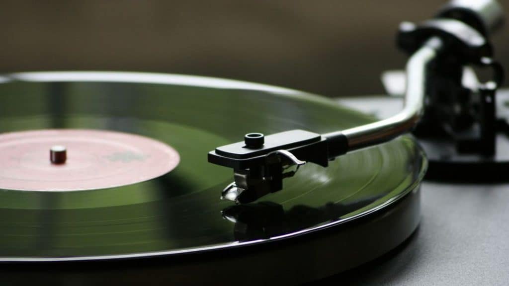 How To Replace The Needle On A Record Player