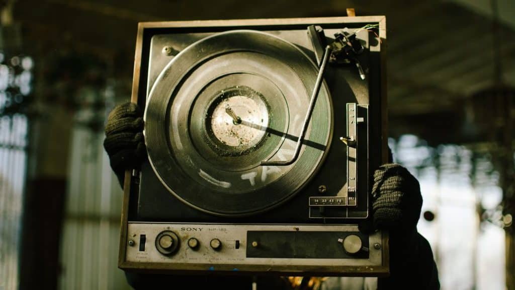 How To Adjust Pitch On A Turntable (No Matter The Type)