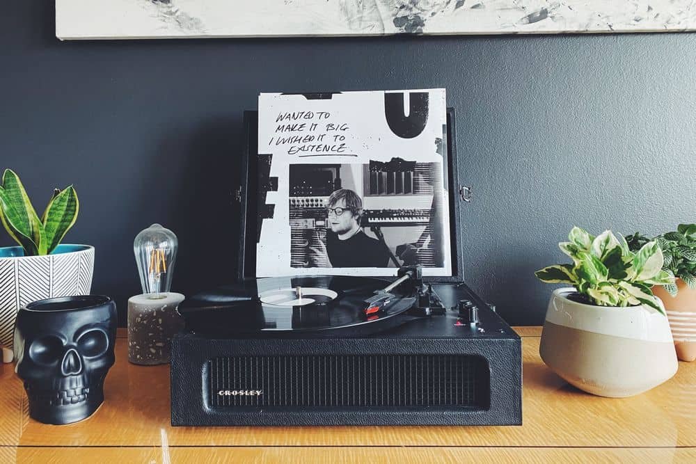 crosley record player not turning on